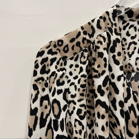 Chico’s Playful Animal Bow Blouse Pattern Woven Top Long Sleeve - Picture 4 of 13